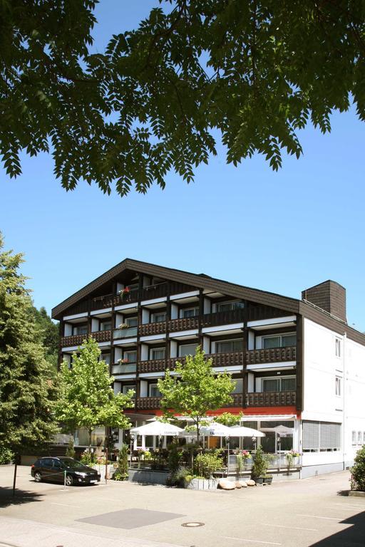 Hotel Pflug Ottenhofen im Schwarzwald Exterior photo